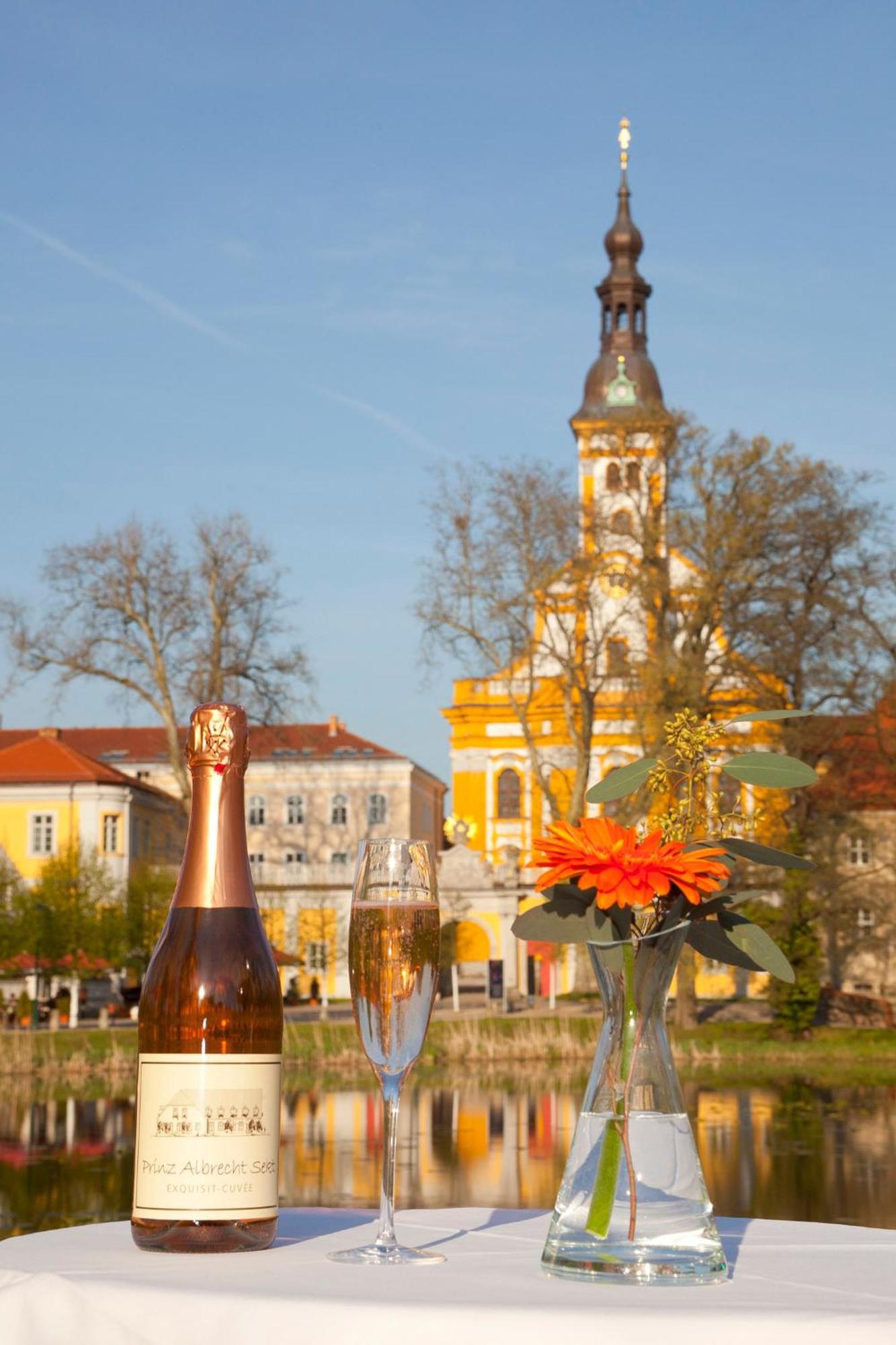 Hotel Prinz Albrecht 뉴젤 외부 사진